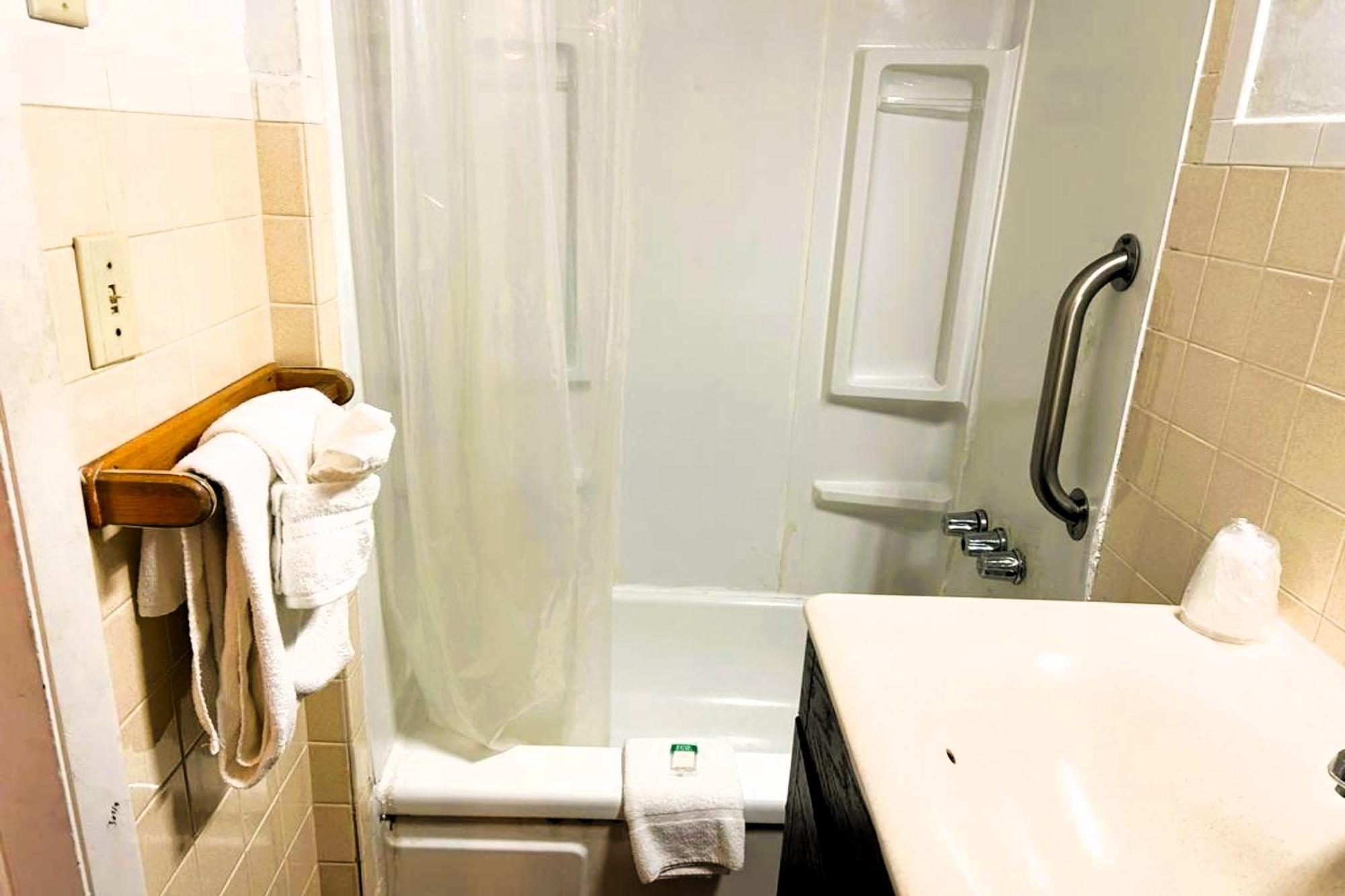 Buena Vista Inn Motel Delhi Kültér fotó