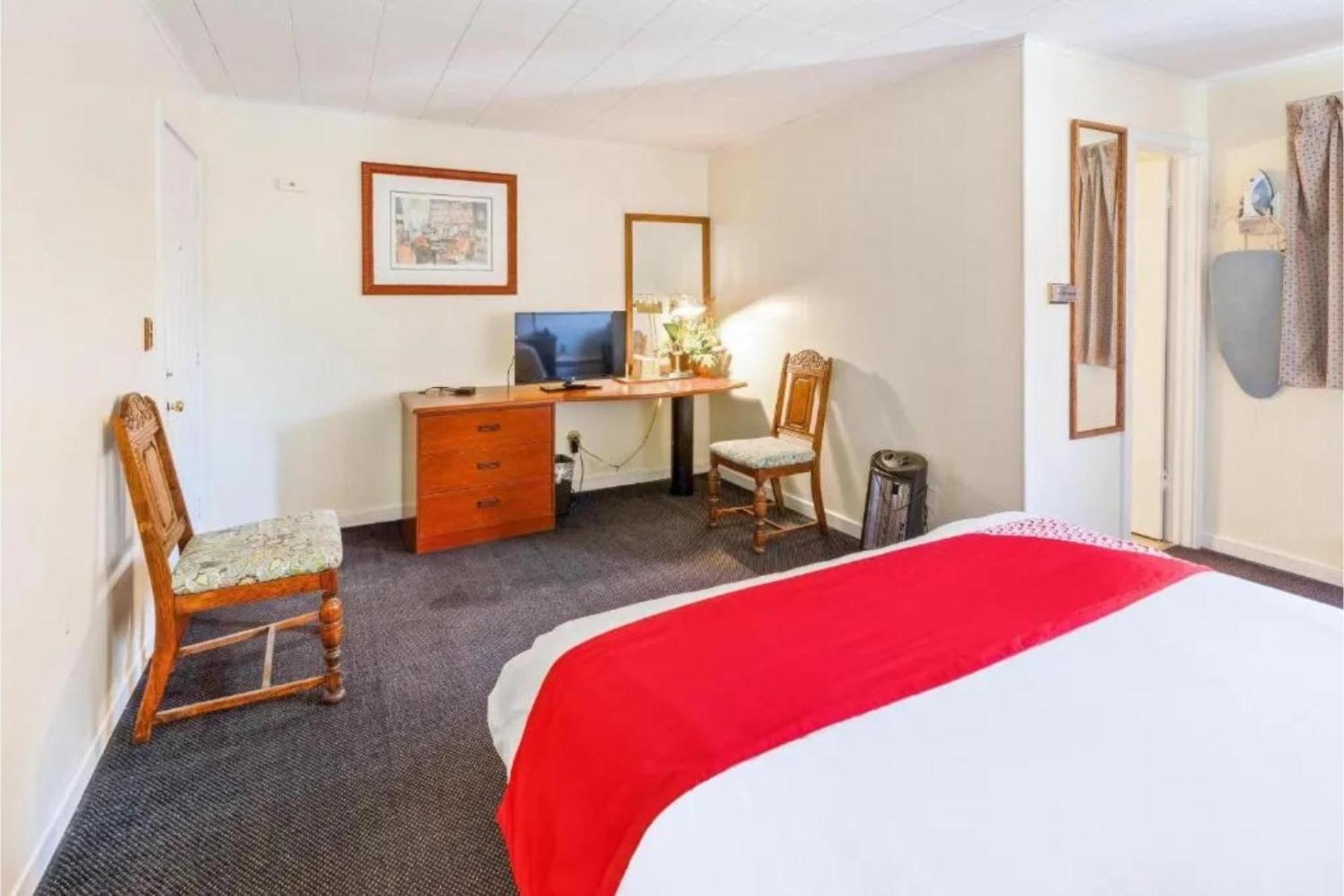 Buena Vista Inn Motel Delhi Kültér fotó